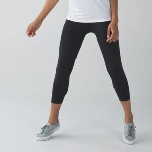 Lululemon Zone In Crop black compression cropped leggings capris size 8